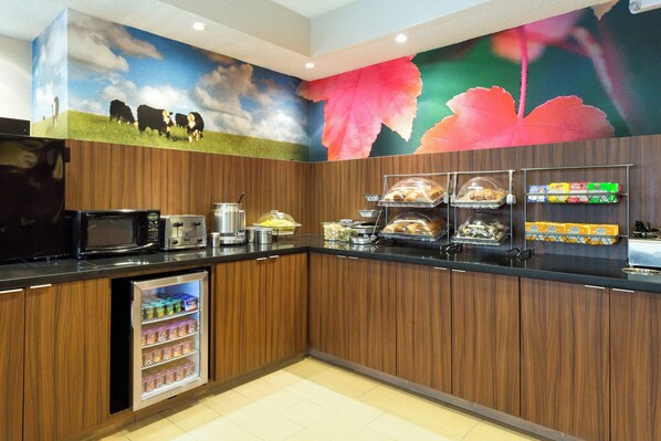 Free daily continental breakfast