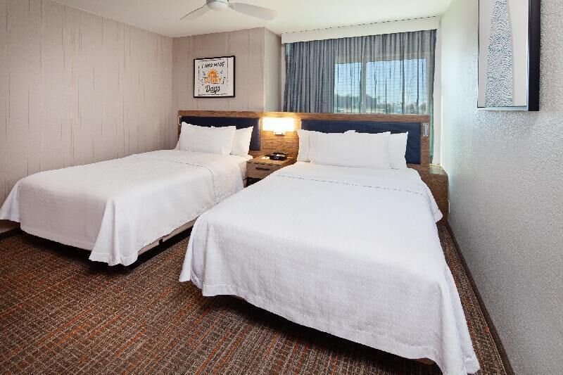 1 bedroom, premium bedding, desk, laptop workspace