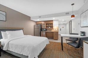 1 chambre, literie de qualité supérieure, bureau