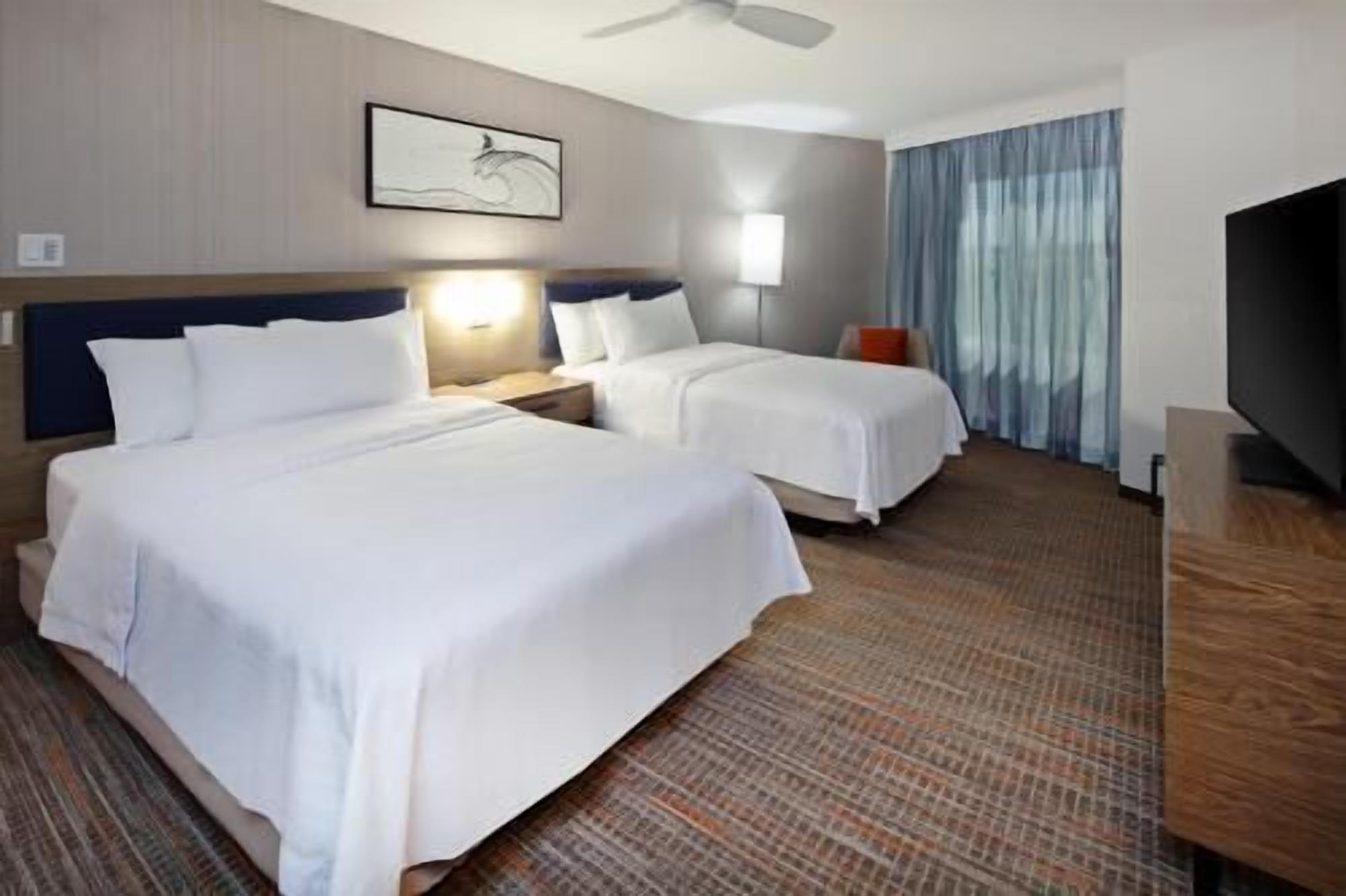 1 dormitorio, ropa de cama de alta calidad, escritorio