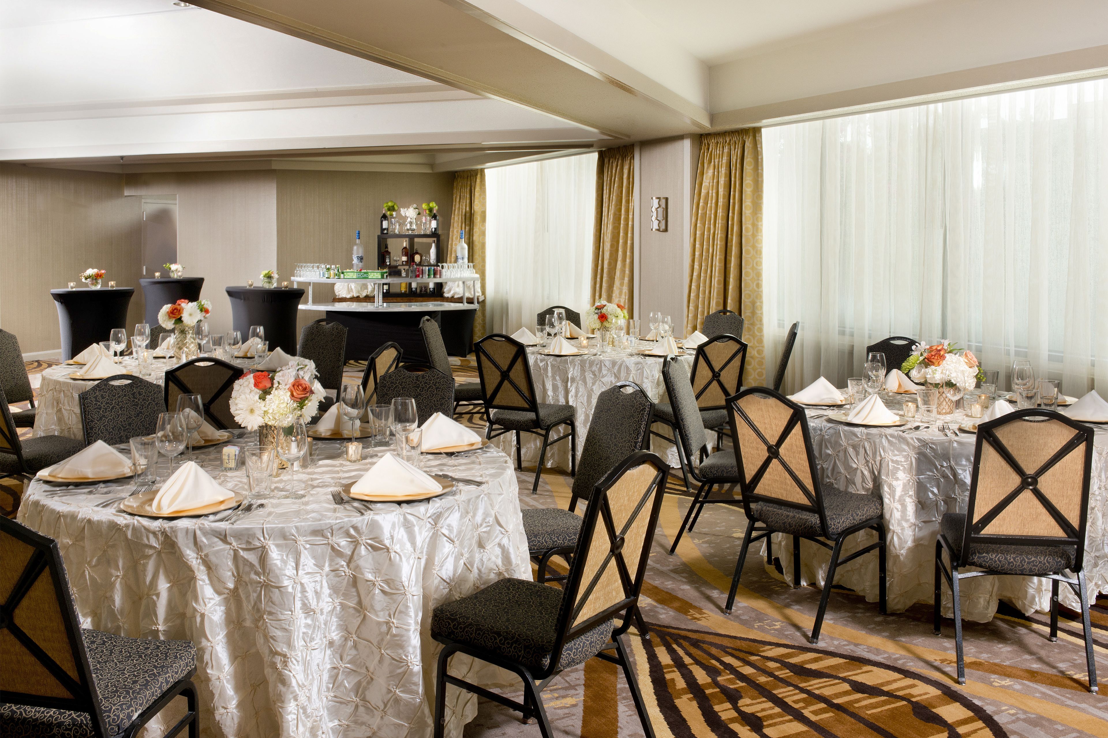 Breakfast, lunch and dinner served