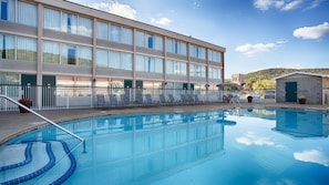 Seasonal outdoor pool, sun loungers