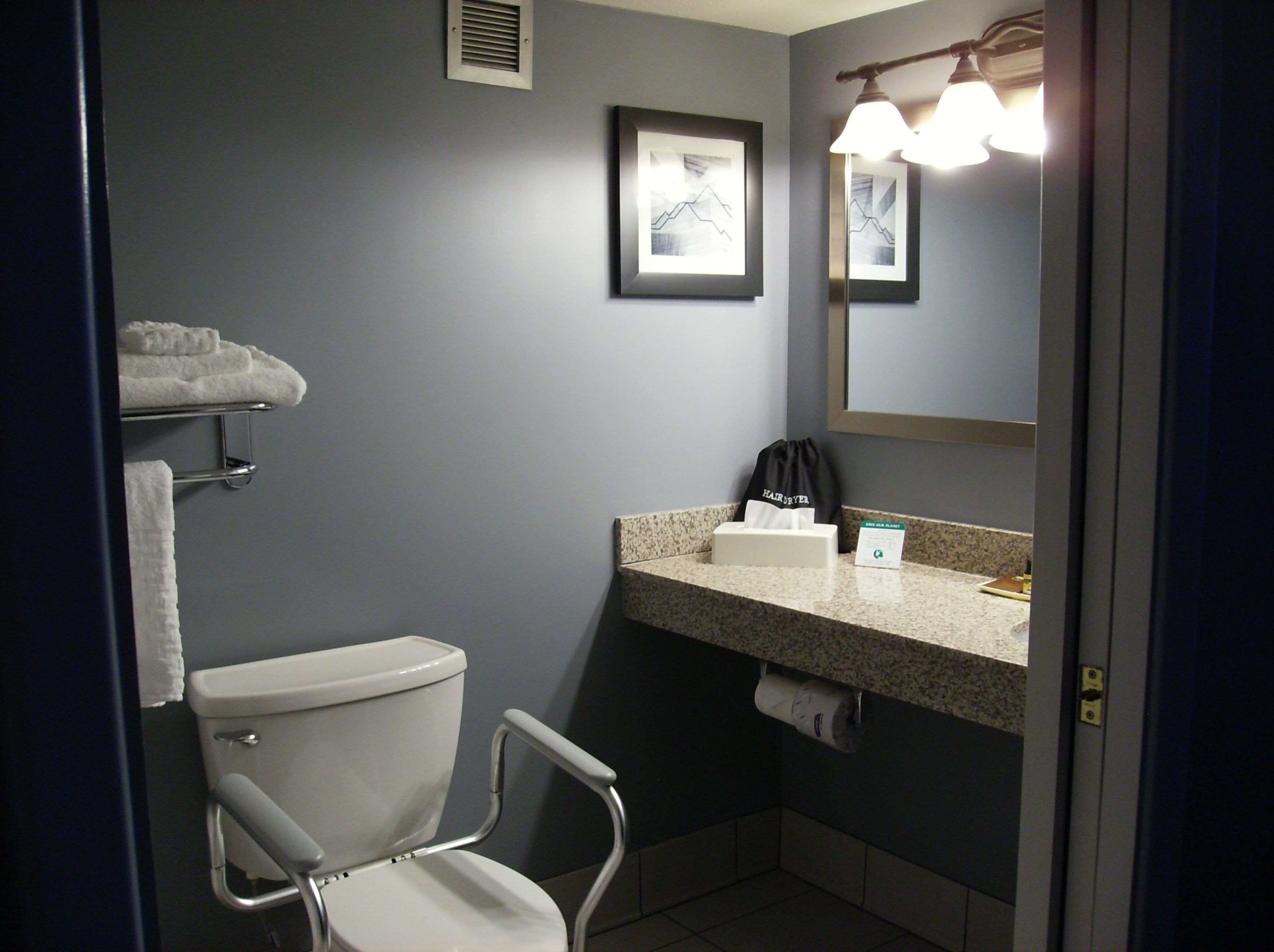 combined shower/bathtub, eco-friendly toiletries, hair dryer, towels