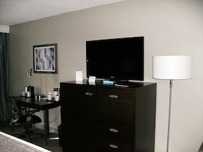 1 bedroom, in-room safe, desk, laptop workspace