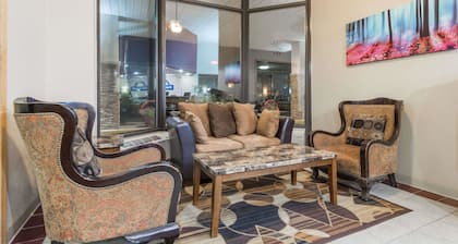 Days Inn by Wyndham Gillette