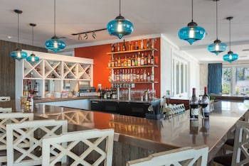 Bar (on property) at Paradise Point Resort & Spa