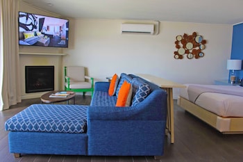 Suite, 1 King Bed, Fireplace (Bayside) | Hypo-allergenic bedding, in-room safe, individually furnished at Paradise Point Resort & Spa