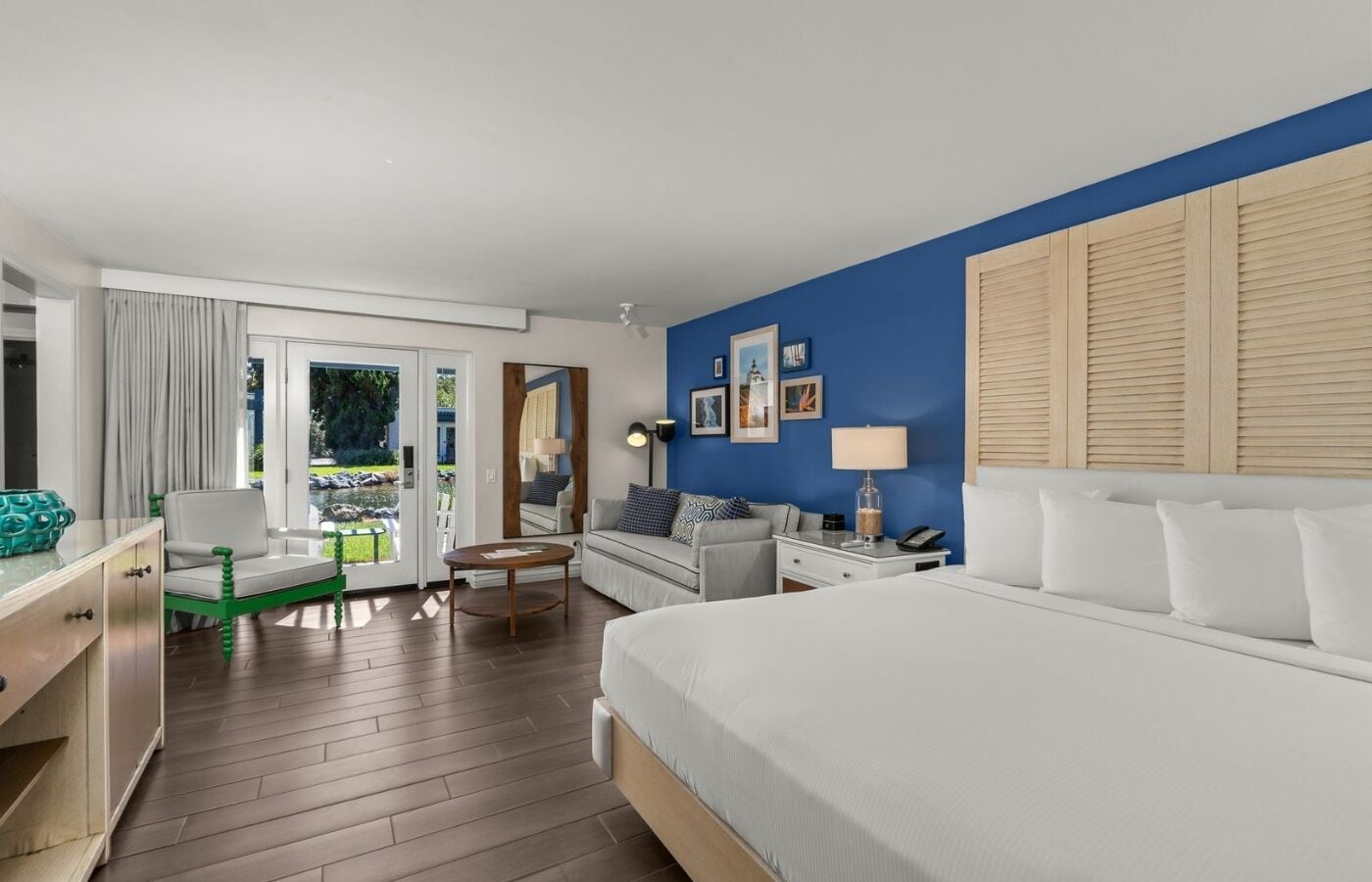 Premium Room, 1 King Bed, Lanai (Garden) | Living area | 60-inch LCD TV with cable channels, TV, table tennis