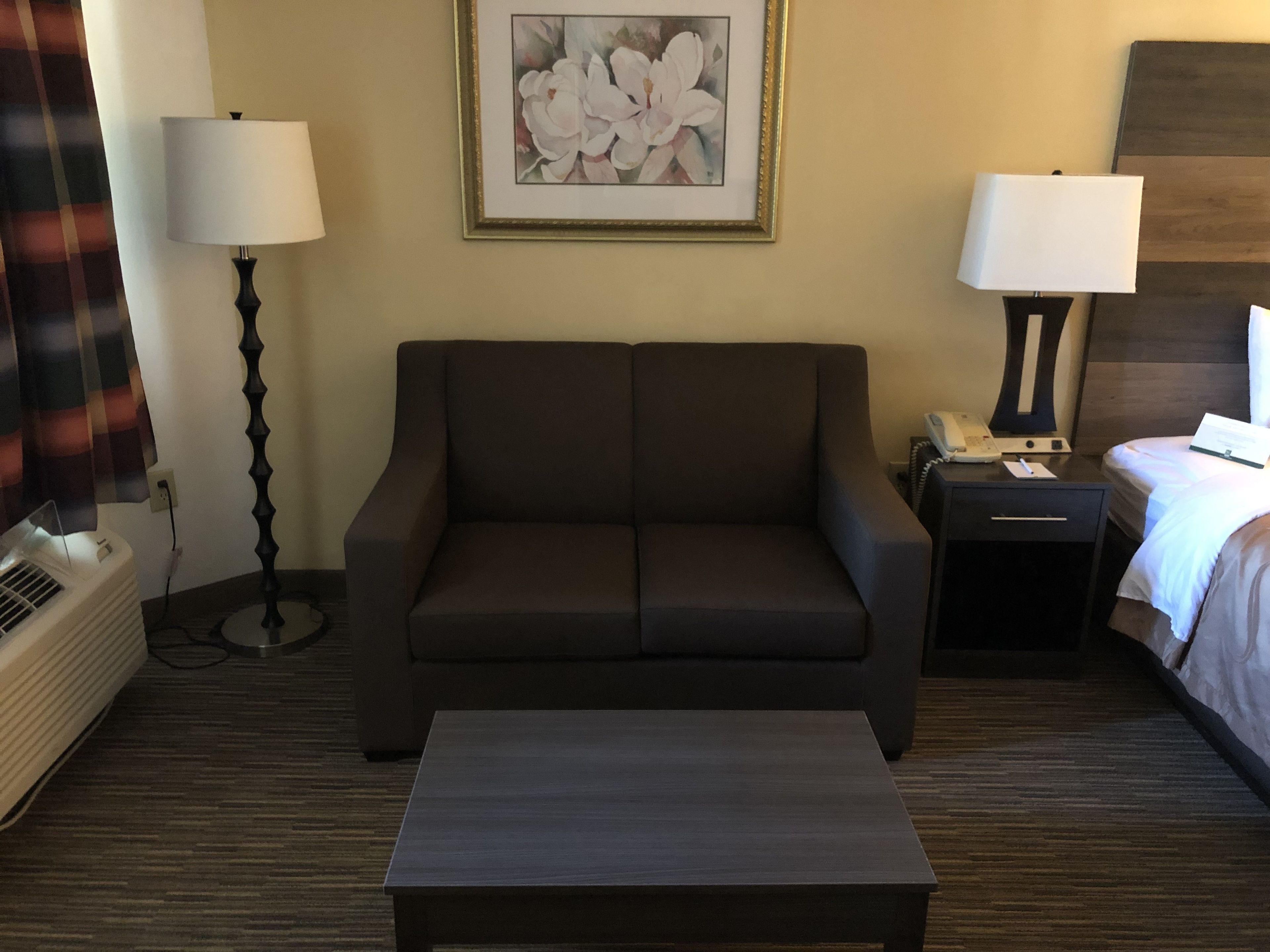 Standard Room, 1 King Bed, Non Smoking | Desk, iron/ironing board, free cots/infant beds, rollaway beds