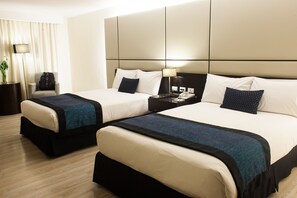 Deluxe Twin Room | Premium bedding, down duvets, in-room safe, desk