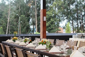 Breakfast, lunch, dinner served; local cuisine 
