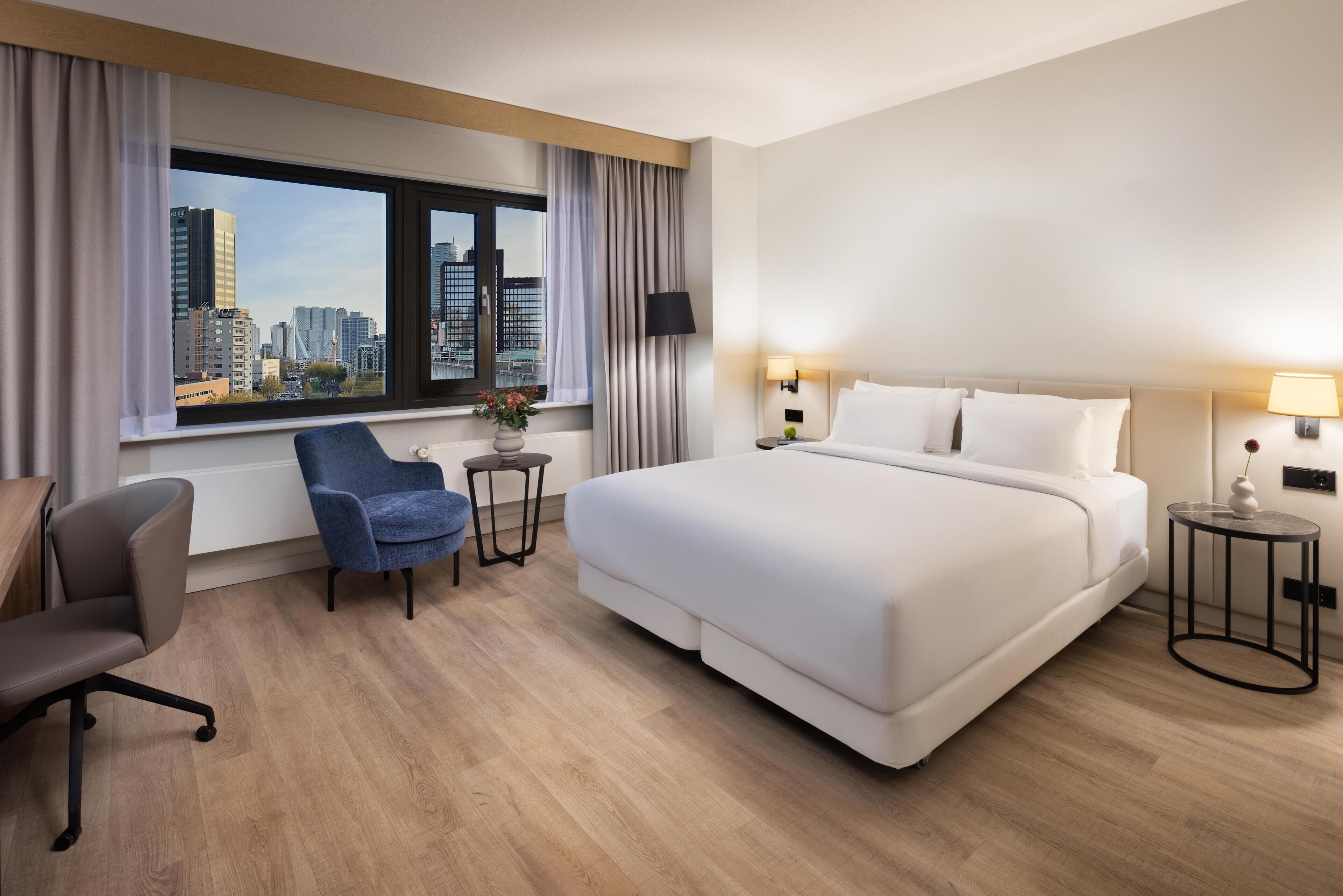 Rom – standard (View) | Sengetøy av topp kvalitet, minibar, safe på rommet og skrivebord