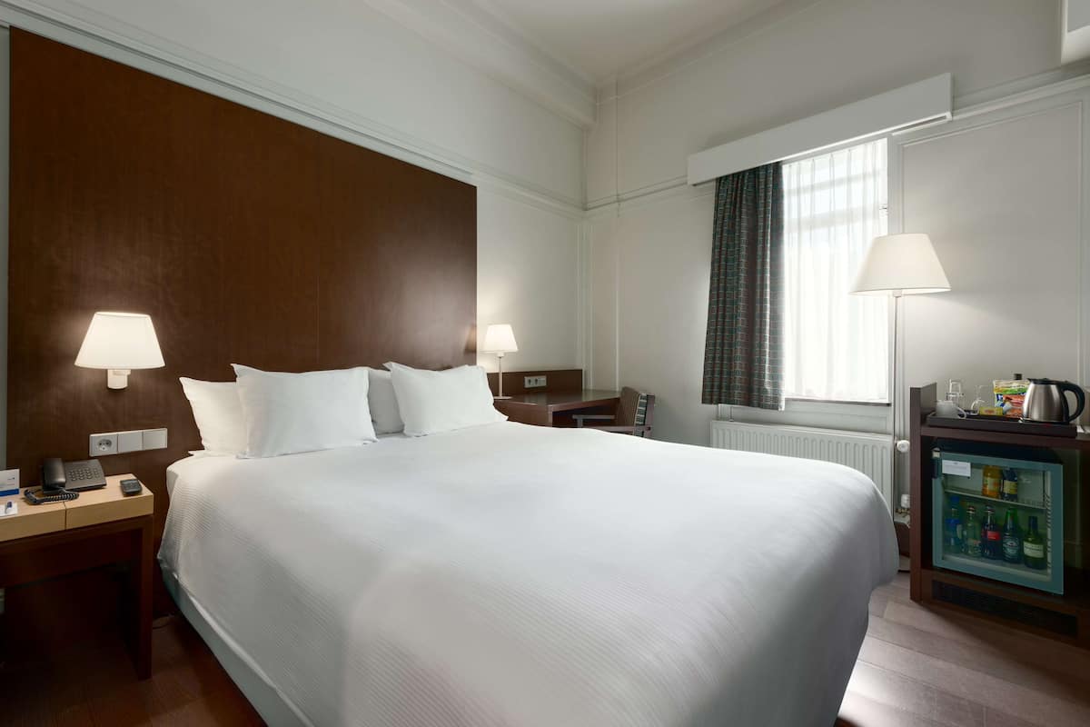 Standard Single Room, 1 Twin Bed | 1 bedroom, premium bedding, minibar, in-room safe