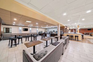 Free daily cooked-to-order breakfast