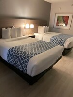 책상, 노트북 작업 공간, 무료 WiFi, 침대 시트