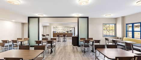 Desayuno completo incluido todos los días