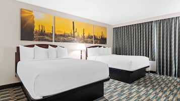 Standard-huone, 2 keskisuurta parisänkyä | Pillowtop-patjalliset sängyt, tallelokero huoneessa, työpöytä