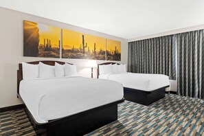 ห้องสแตนดาร์ด, เตียงควีนไซส์ 2 เตียง | เตียงพร้อมฟูกเสริมที่นอน, ตู้นิรภัยในห้องพัก, โต๊ะทำงาน