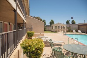 Exterior - Motel 6 Soledad, CA (Soledad)