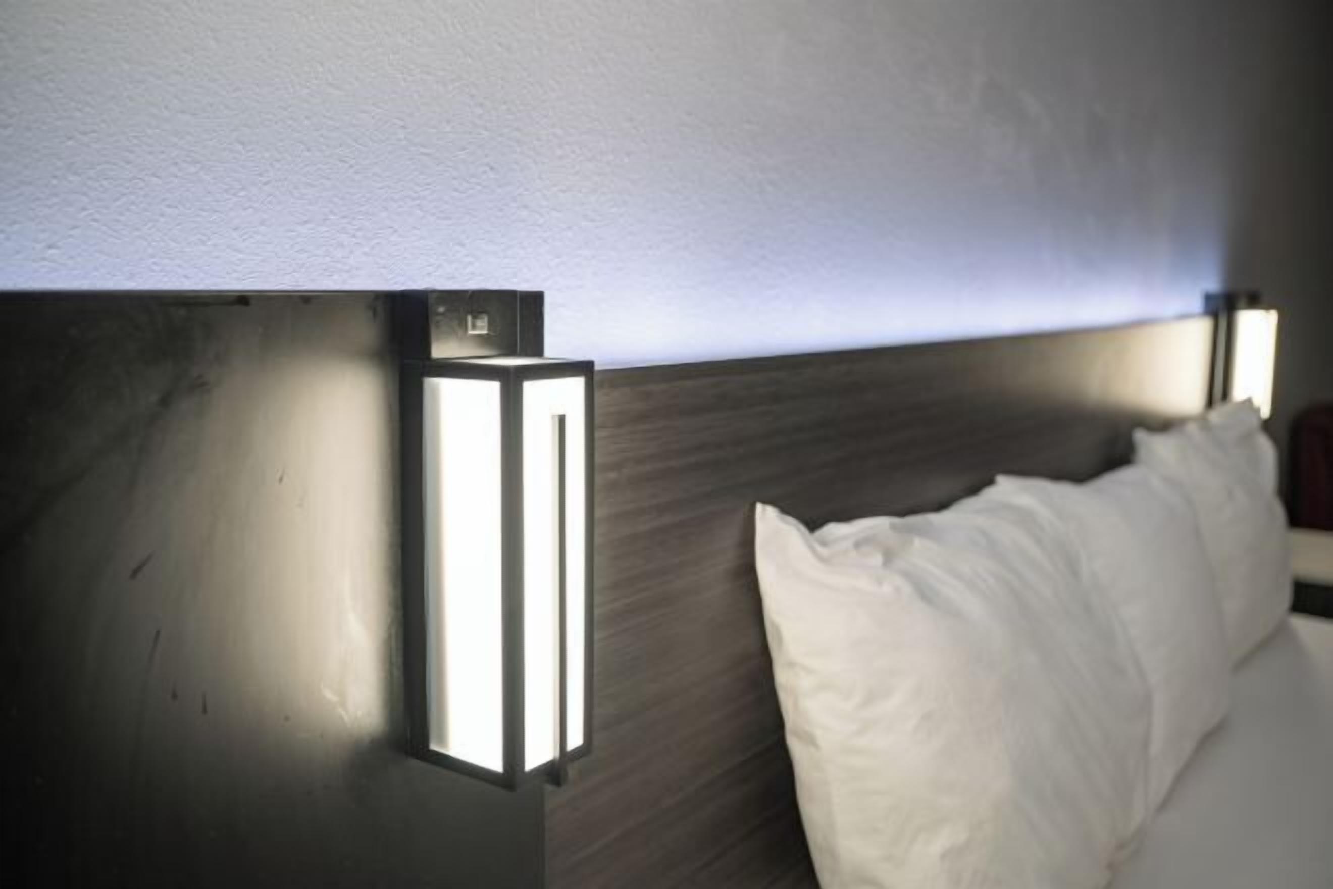 Desk, laptop workspace, iron/ironing board, free WiFi