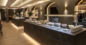 Desayuno buffet todos los días (con cargo) 