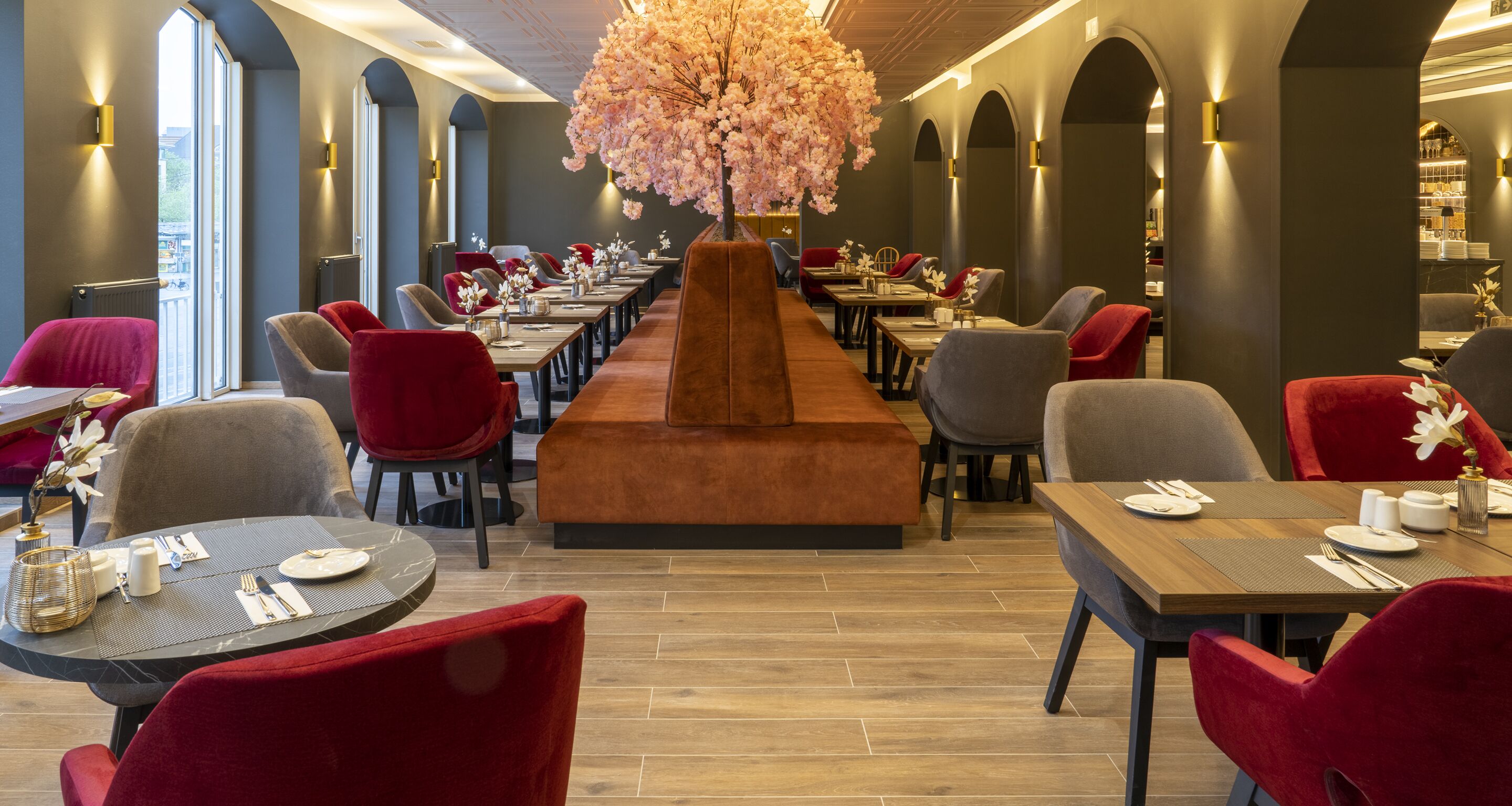 Tägliches Frühstücksbuffet (20 EUR pro Person)