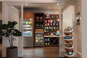 Lobby - Hyatt Regency Newport Beach (Newport Beach)