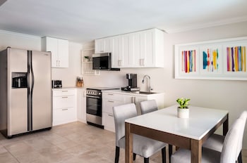 Villa, 3 Bedrooms (SUITE) | Hypo-allergenic bedding, down comforters, pillowtop beds, in-room safe at Hyatt Regency Newport Beach