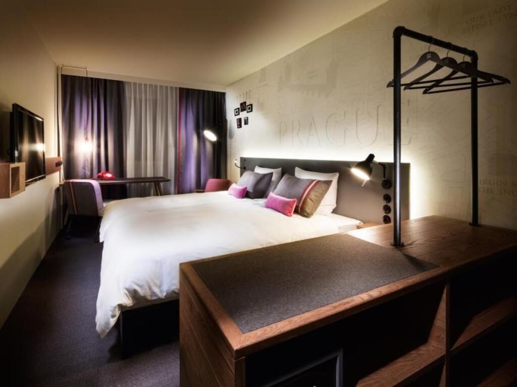 Ropa de cama de alta calidad y minibar 