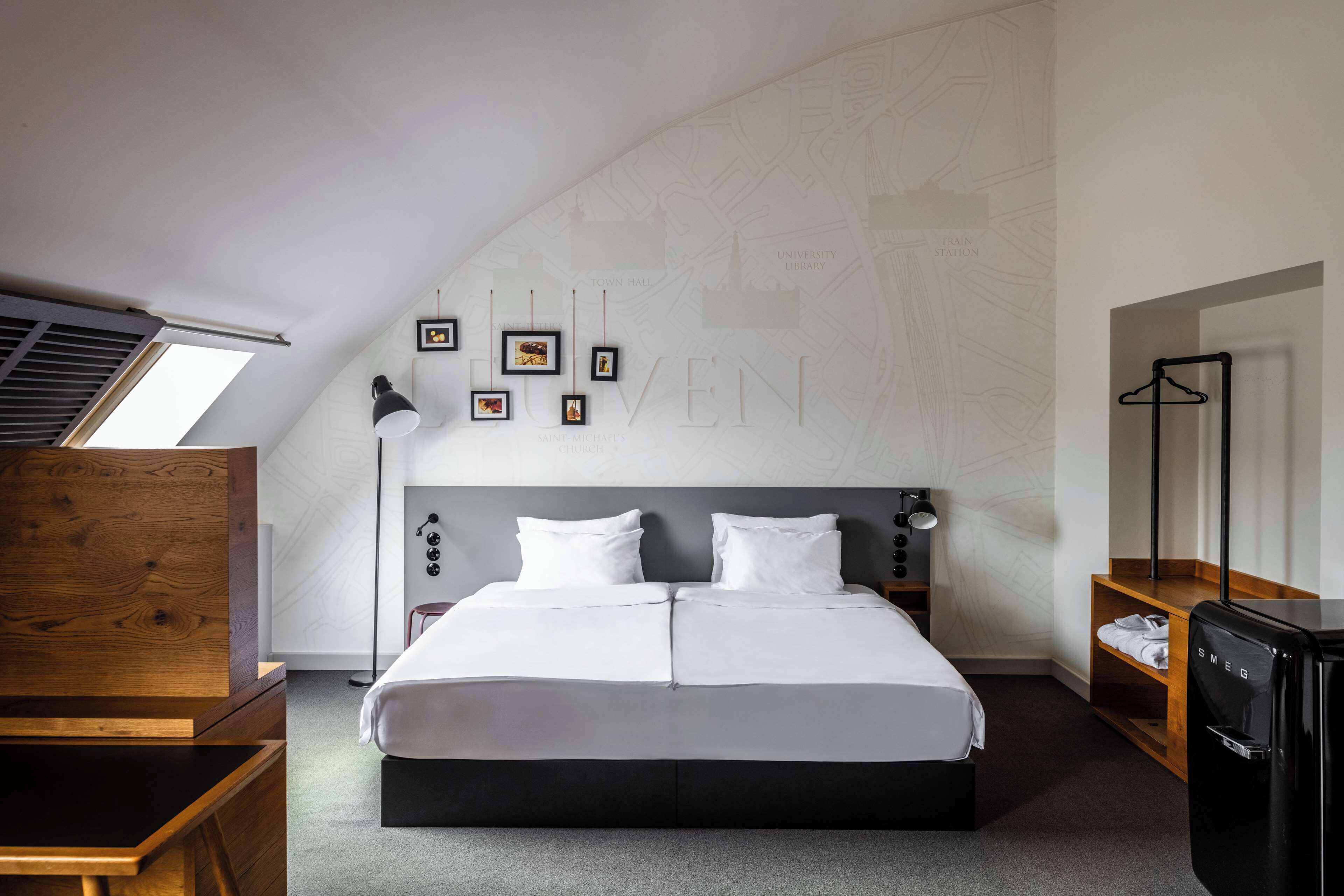 junior suite (penta) | premium bedding, minibar, in-room safe, individually decorated