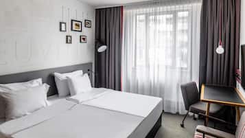 Standard Room (Penta) | Peralatan tempat tidur premium, bar mini, peti besi dalam bilik