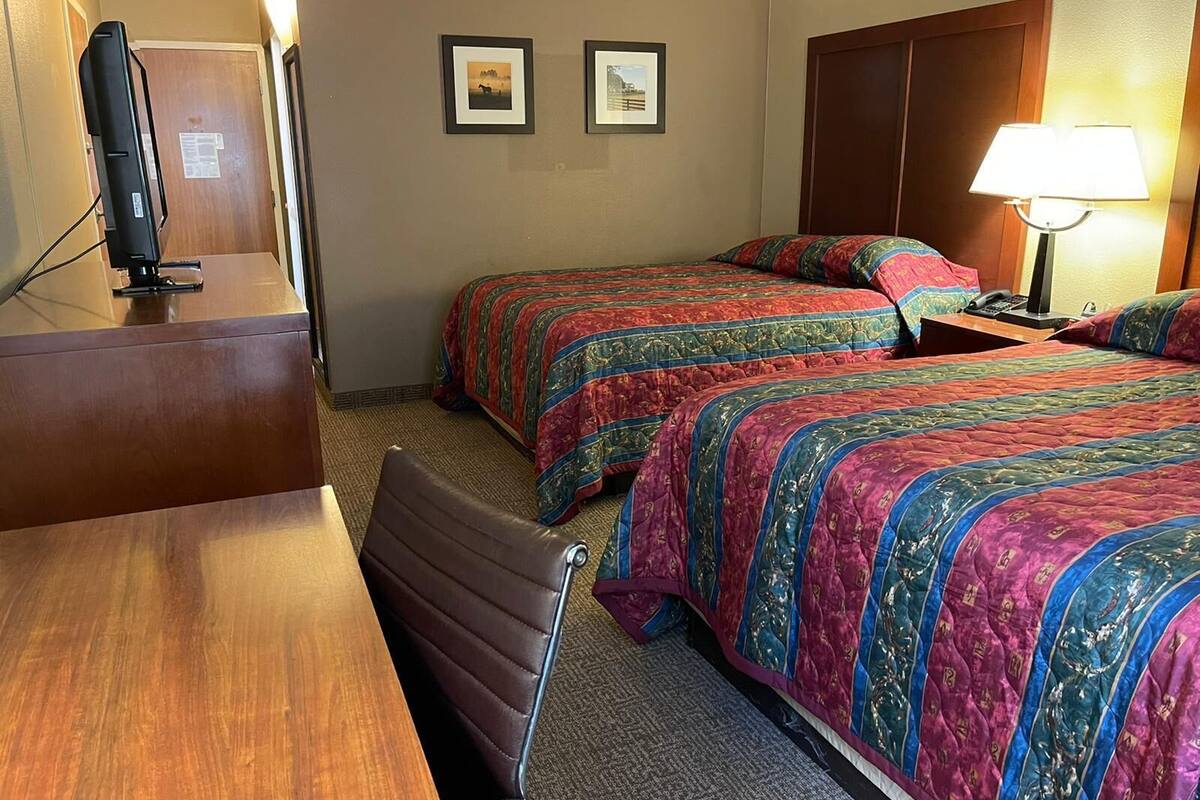 Basic Room, 2 Queen Beds | Bathroom