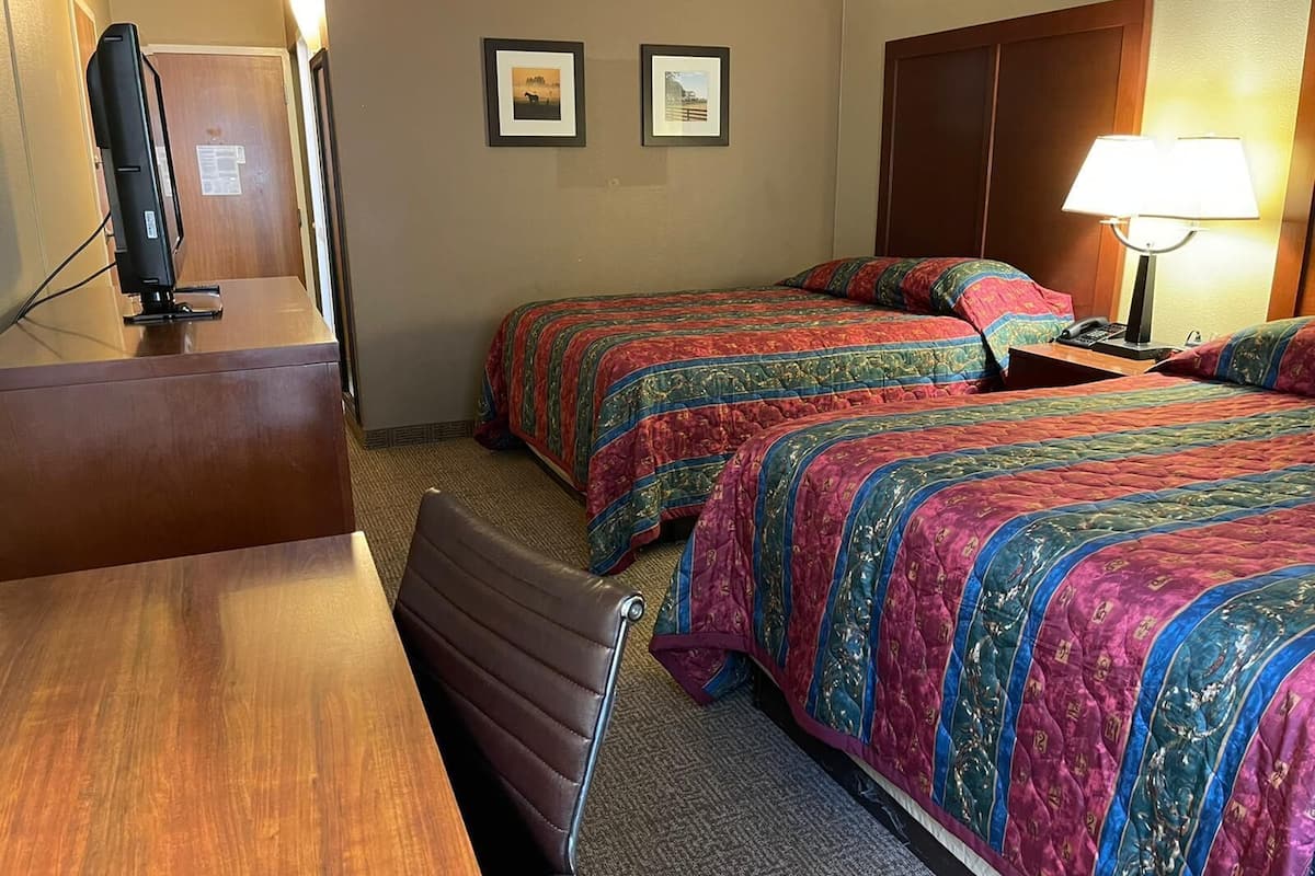 Basic Room, 2 Queen Beds | Bathroom