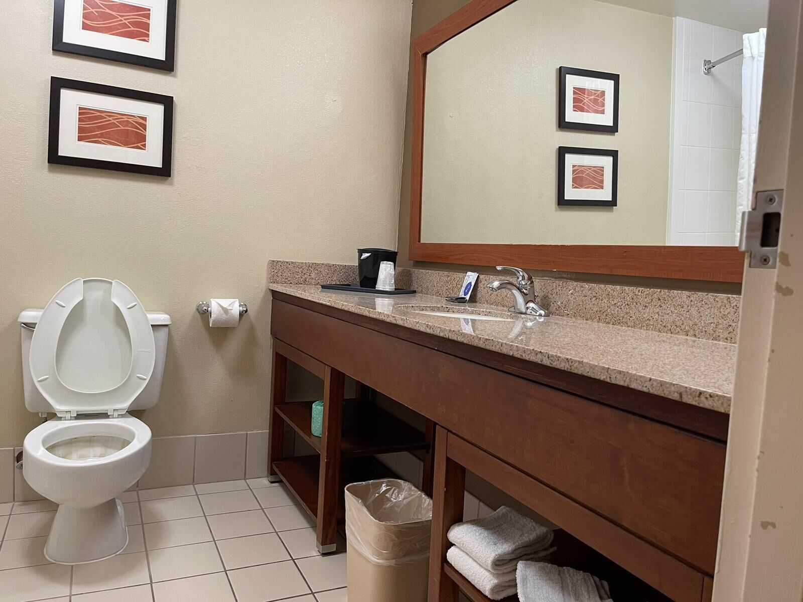 Basic Room, 2 Queen Beds | Bathroom | Combined shower/tub, free toiletries, hair dryer, towels