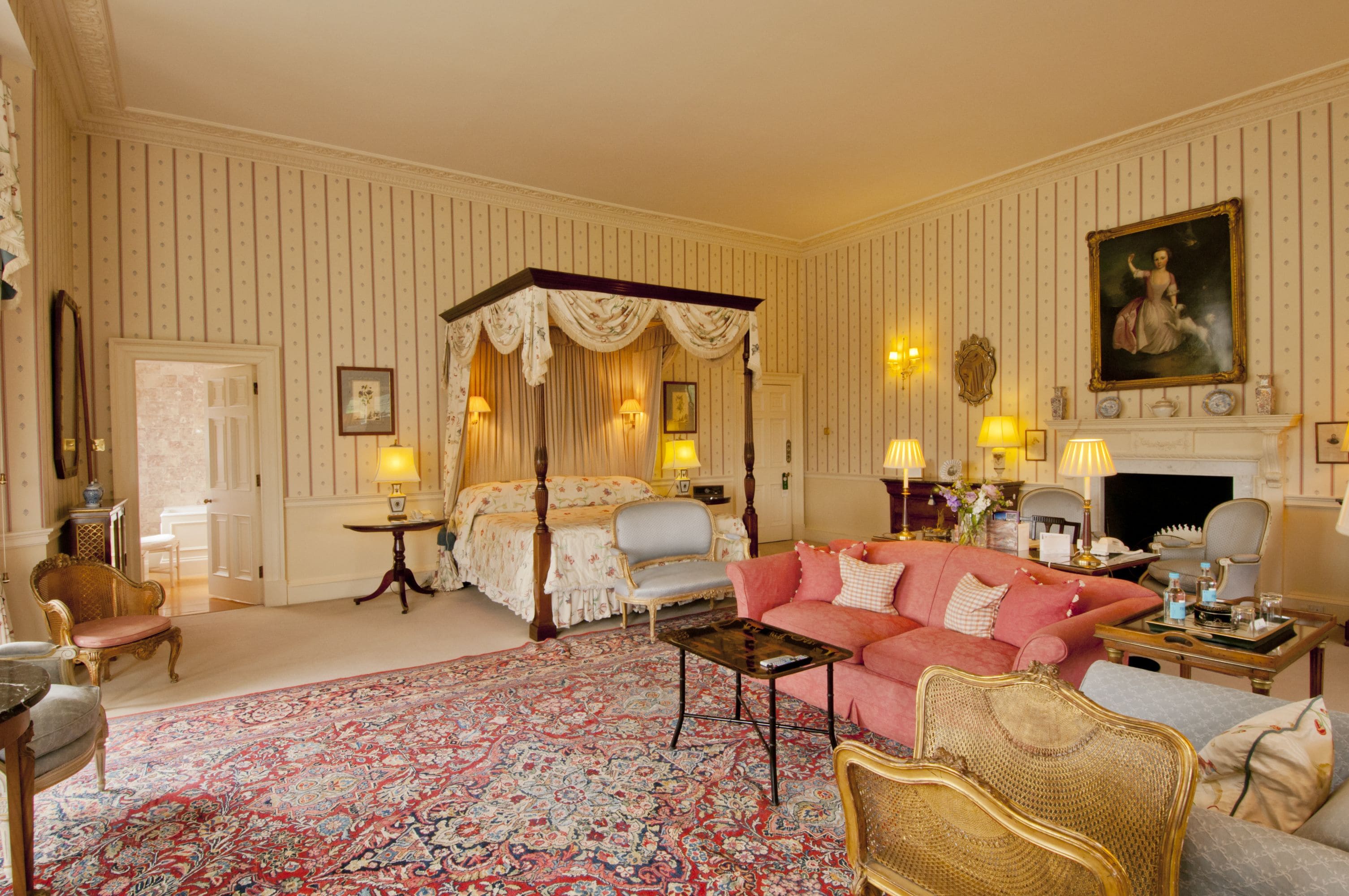 Camera Royal (Four Poster) | Biancheria da letto di alta qualità, una cassaforte in camera