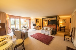 Room (Four Poster)