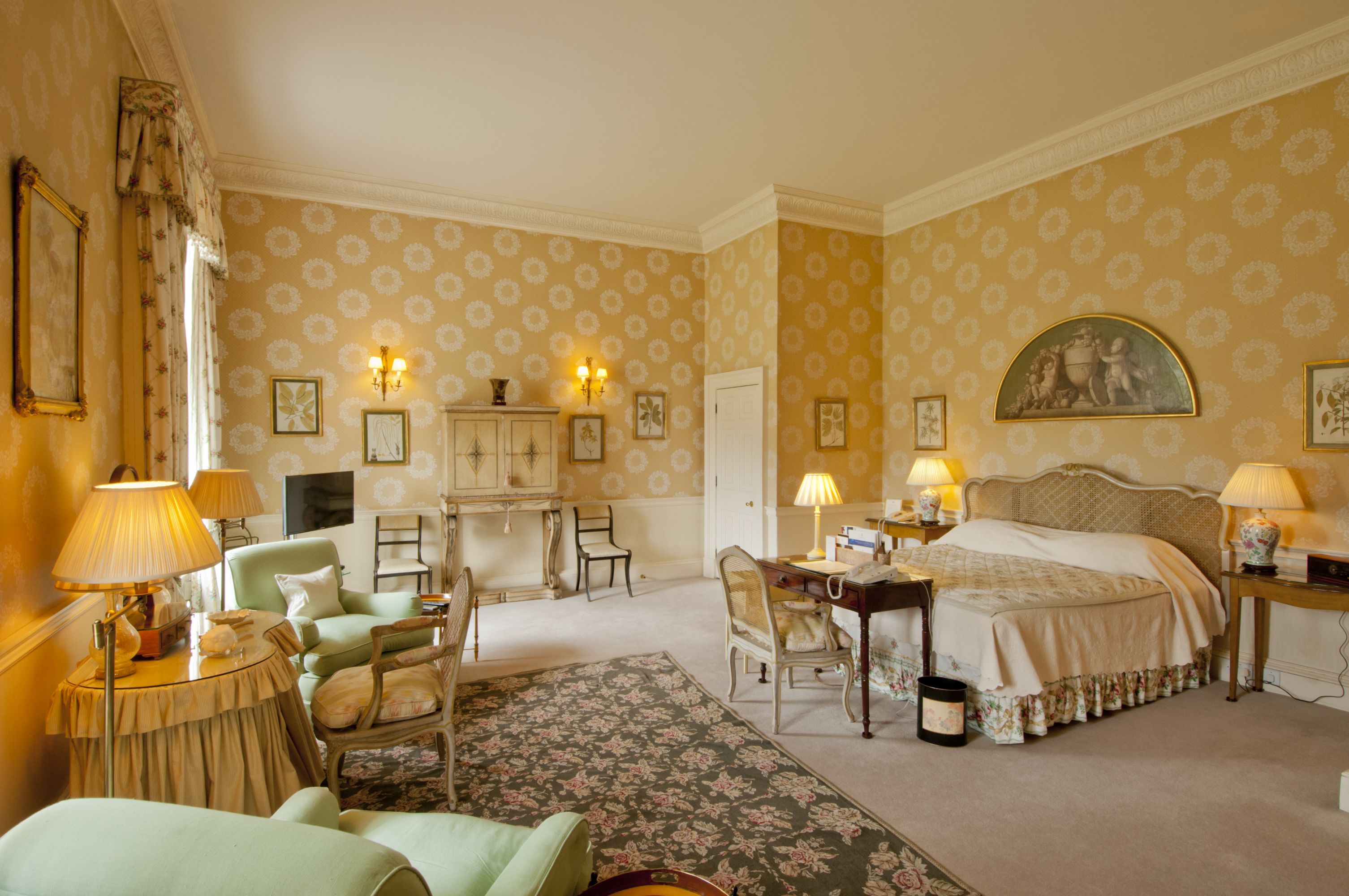 premium bedding, in-room safe, desk, soundproofing