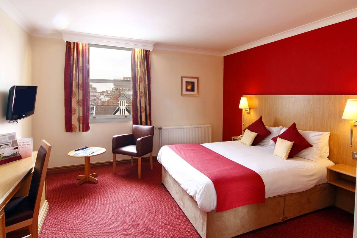 Standard Double Room | Hypo-allergenic bedding available, WiFi (free), bed sheets