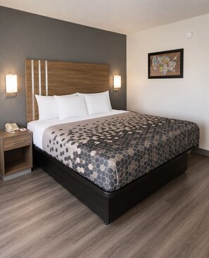 Standard Room, 1 King Bed, Non Smoking | Premium bedding, pillow-top beds, iron/ironing board, free WiFi - Econo Lodge Calhoun South (Calhoun)