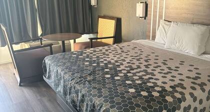 Econo Lodge Calhoun South