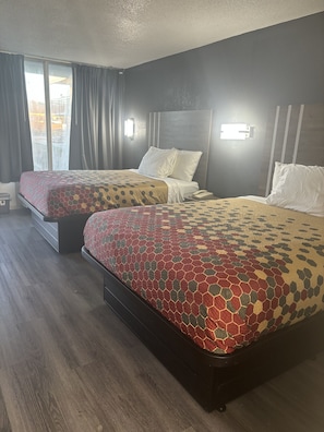 高档床上用品、加厚床垫、熨斗/熨衣板、免费 WiFi