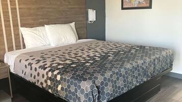 Room, 1 Queen Bed, Accessible, Non Smoking | Premium bedding, pillowtop beds, iron/ironing board, free WiFi