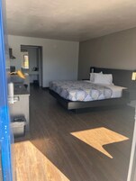 高档床上用品、办公桌、免费 WiFi、床单