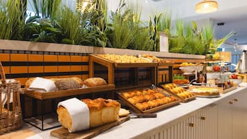 Café da manhã com buffet diário (EUR 19 por pessoa)
