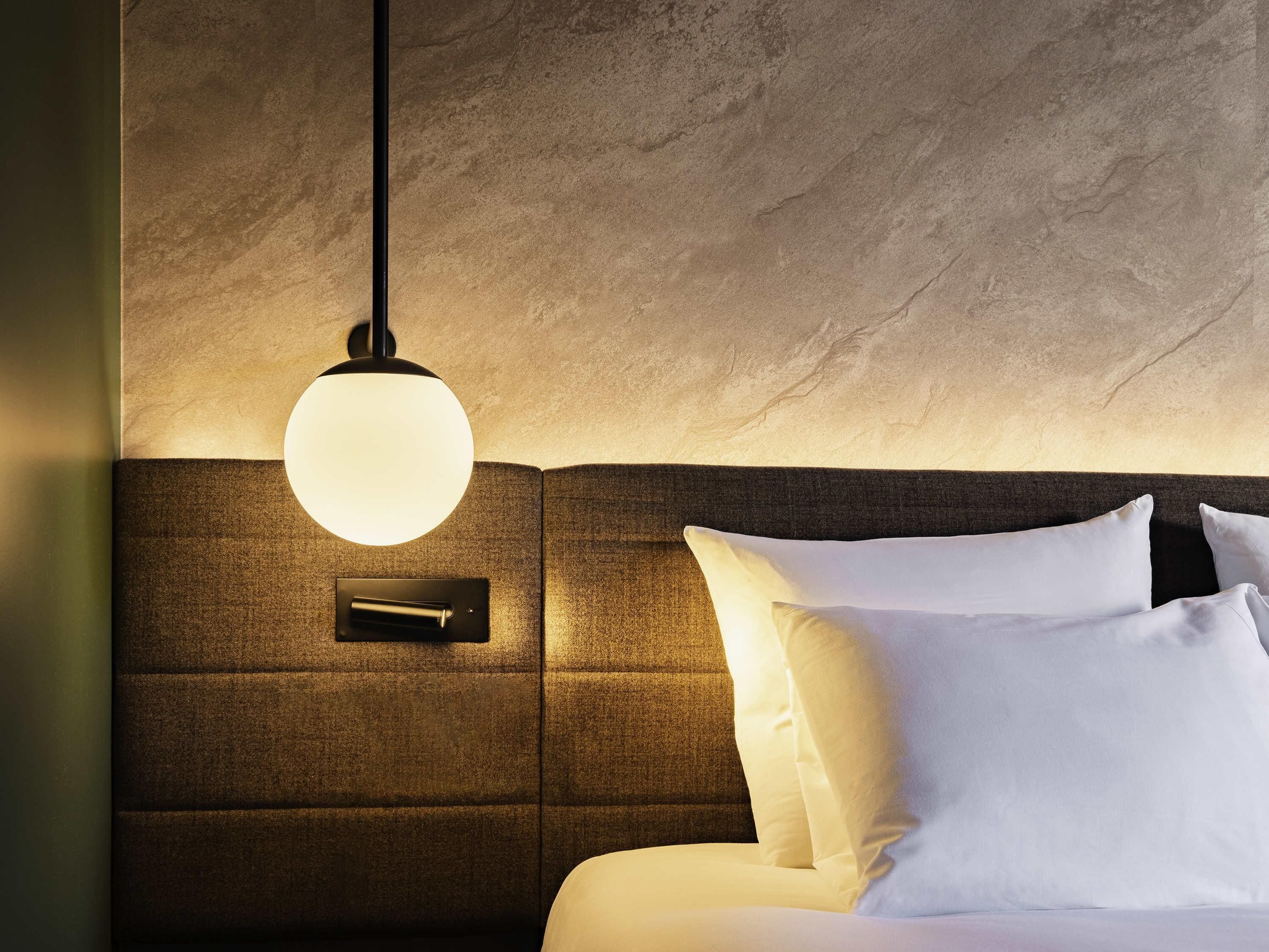 executive room, 1 queen bed | premium bedding, in-room safe, desk, laptop workspace