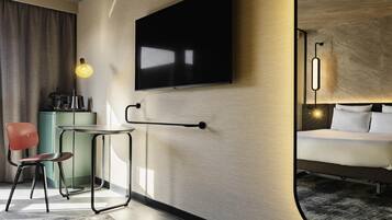 Premium bedding, in-room safe, desk, laptop workspace