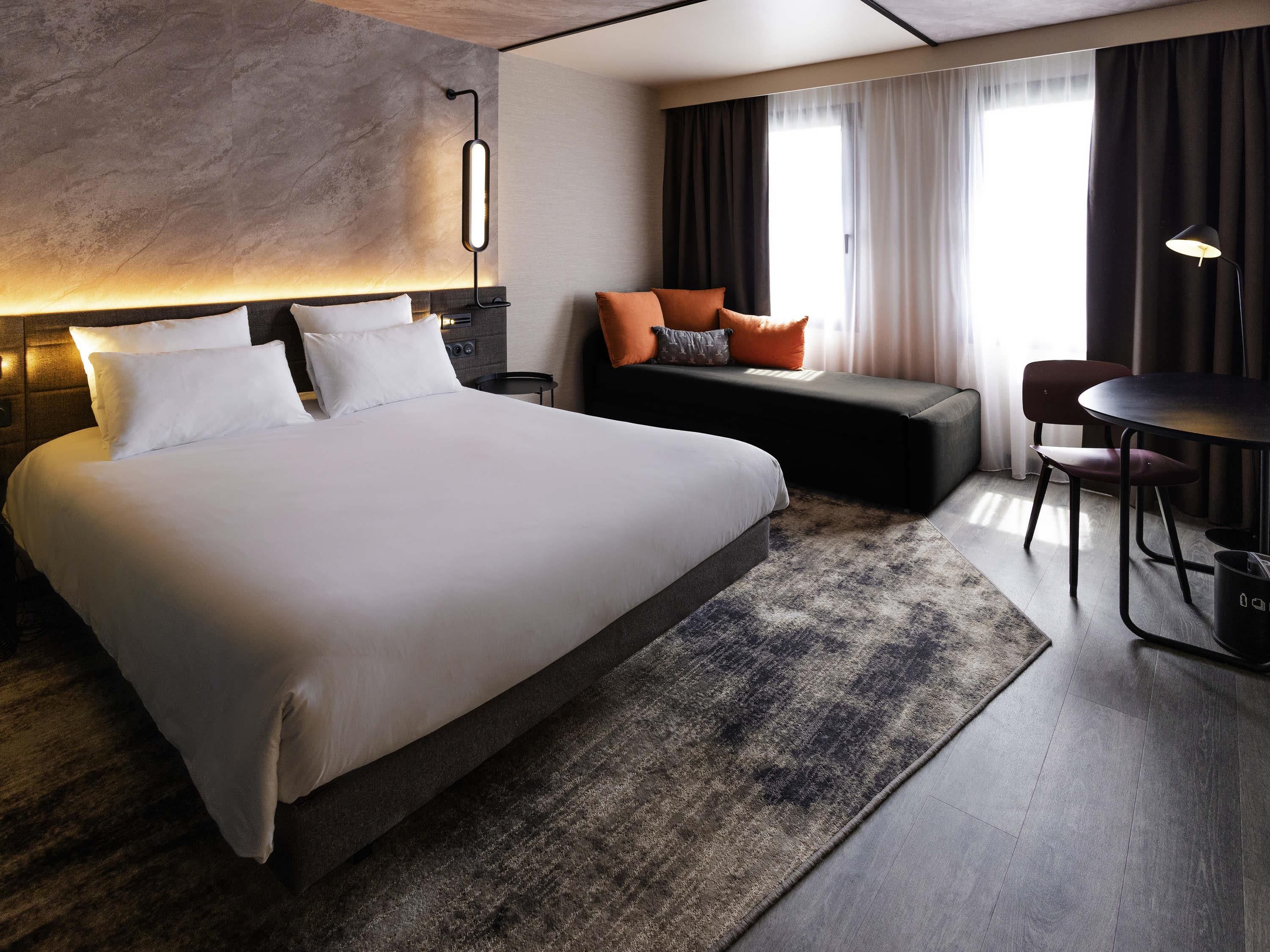 Premium bedding, in-room safe, desk, laptop workspace