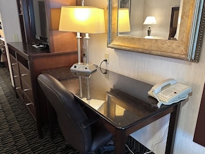 Junior Suite, 2 Queen Beds | Living area