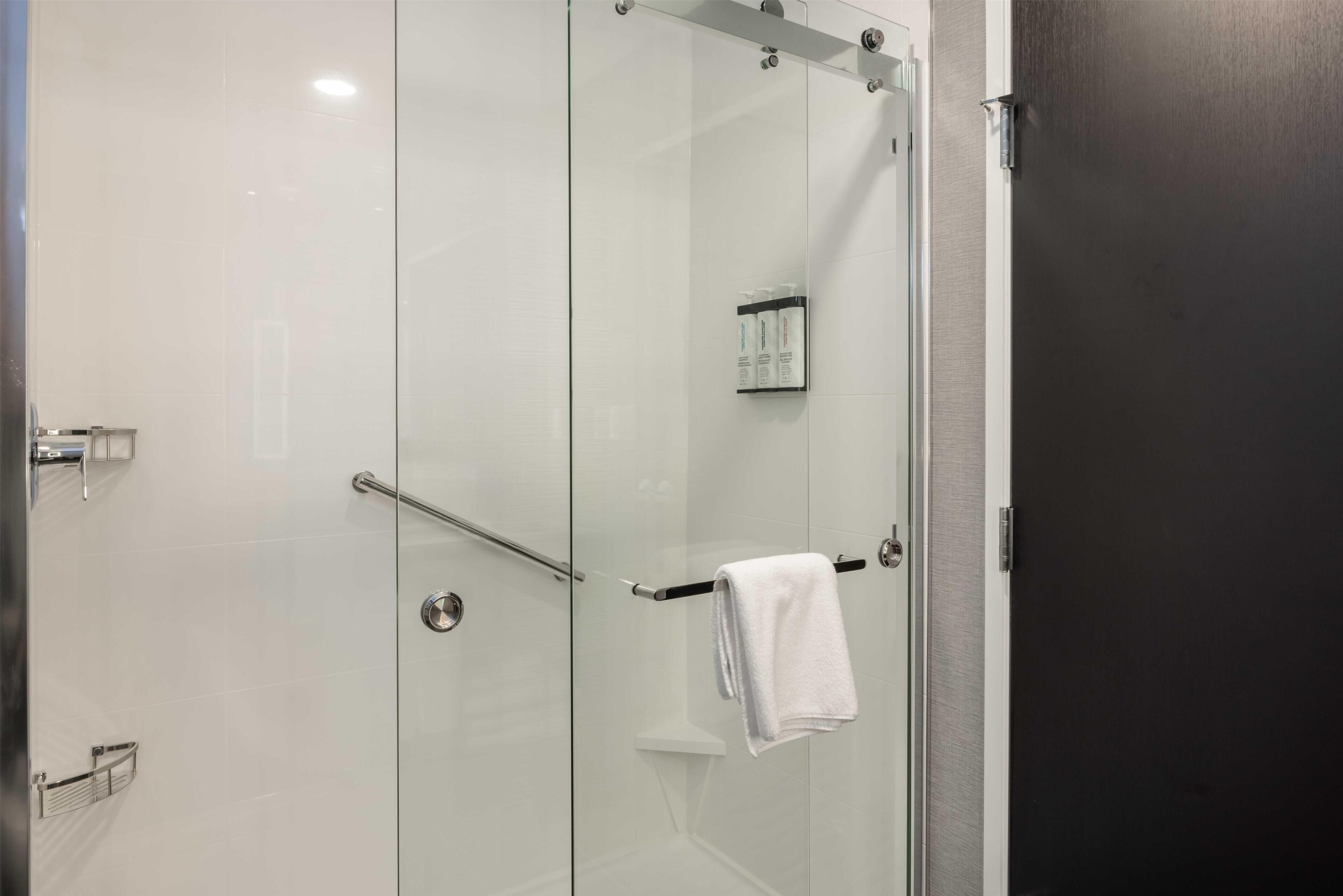 Studio Suite, 1 King Bed with Sofa bed | Bathroom | Designer toiletries, hair dryer, towels, toilet paper