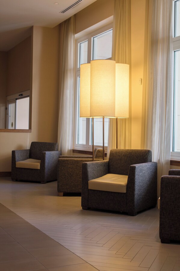 Interior - Hyatt House Portland Airport (Portland)